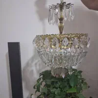 یه عدد لوستر کریستال قدیمی