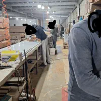 مونتاژ کار ماهر میز ال‌سی‌دی و ام دی اف کار
