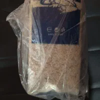 پوشال و یونجه خرگوش و مقداری وسایل