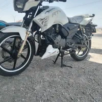 آپاچی 180