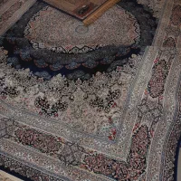 ۲جفت فرش  هرکدام یک نقشه ۹متر ی