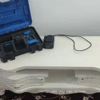 یک عدد میز تلویزیون و...