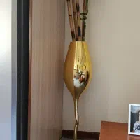 گلدان جام طلایی