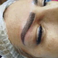 مدل برای شیدنیگ لب و خط چشم و ابرو