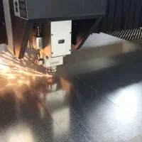 خدمات برش CNC لیزر فلزات