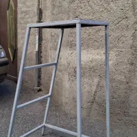 چهارپایه فلزی