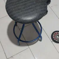 یک عدد صندلی تابوره