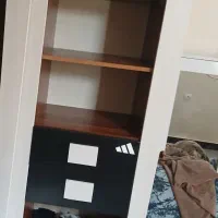 تشک ی نفره و کتابخانه