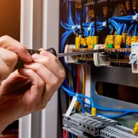 برقکار،رفع هرنوع اتصالات برق،تعمیرآیفون تصویری