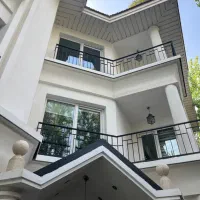 ۱۲۴۰متر ویلا در سه طبقه بنای مجزا در صحرای ناران