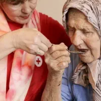نیازمند پرستار سالمند خانم