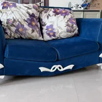 یک عدد مبل دو نفره