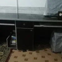 میز کامپیوتر و کار  مرتب و تمیز و سالم