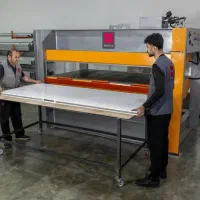 استخدام نیرو فنی جهت ساخت و مونتاژ لت درب اتوماتیک