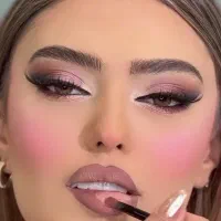 آفر ویژه میکاپ و شینیون