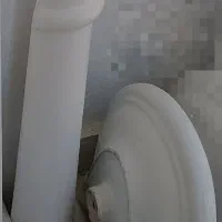 یک عدد روشویی با پایه