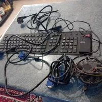 کیبورد و یه سری وسایل کامپیوتر