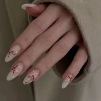 کاشت ناخن و مژه