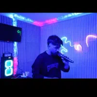 اتاق کارائوکه ( خوانندگی )