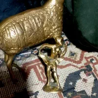 مجسمه بزنجی قدیمی