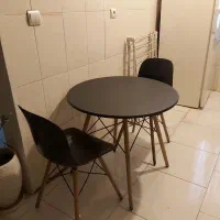 میز نهار خوری شیک و تمیز