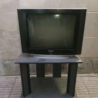 تلویزیون ۲۱ اینچ سامسونگ با میز