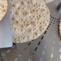 نان خشک سنتی سبوس دار با آرد کامل
