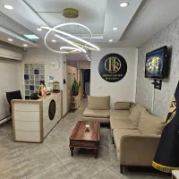 منشی و کارمند اداری