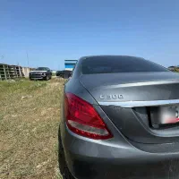 بنز C300 ۲۰۱۷ بدون رنگ پشت فنس انزلی