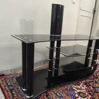 میز تلویزیون شیشه‌ای