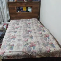 تخت یک و نیم نفره
