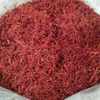 زعفران پوشال .سنتی خشک شده .اورگانیک