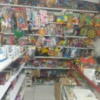 فروشنده خانم سوپرمارکت شیفت صبح