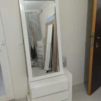 میز آرایش به همراه آینه