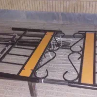 تخت خواب یک نفر با دوشک