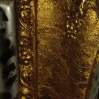 اینه با قاب  لوکس با اجرای ظریف ورق طلا