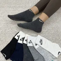 جوراب حراج سه عدد 120 هزار زیر قیمت بازار