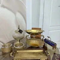 تعدادی ظروف نو نو با جعبه