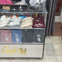 ویترین  ام دی اف  شیشه ای