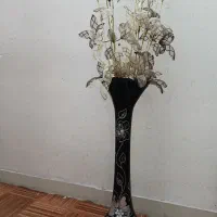 گل وگلدان