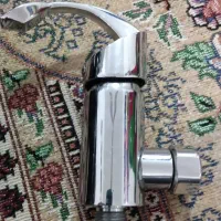 یک عدد شیر دستشویی اهرمی