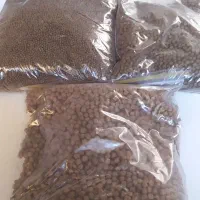 کمی غذای سگ و توله سگ و گربه