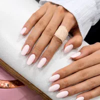 کاشت ناخن حرفه ای