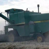 کمباین آماده برداشت گلزا وگندم