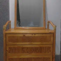 دراور 4کشو با اینه. چوب نرات بدون هیچ اسیبی.