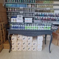 میز پاچال و دکور استند طبقاتی