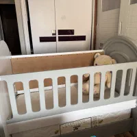 تخت کودک به همراه تشک نو