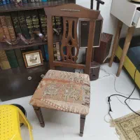 صندلی چوبی