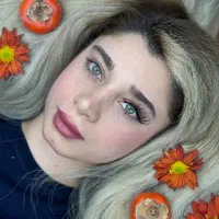 ارائه انواع خدمات اکستنشن مژه و لیف ابرو