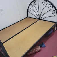 تخت خواب فلزی دو نفره|تخت و سرویس خواب|مشهد, هنرستان|دیوار